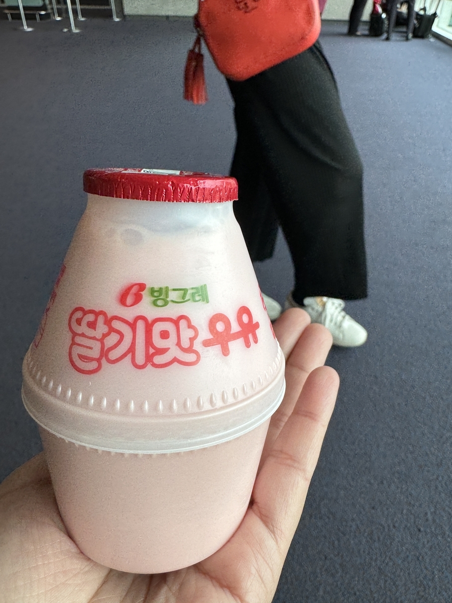 仁川空港　イチゴ牛乳
