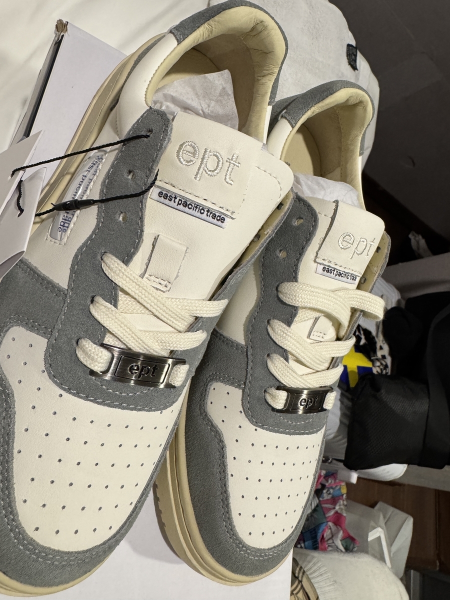 ept スニーカー
