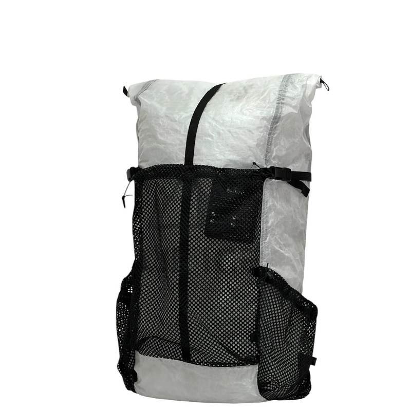 Trail Bum FAB ALUULA 正面 — Translucent Whiteが印象的な25-30L拡張パック