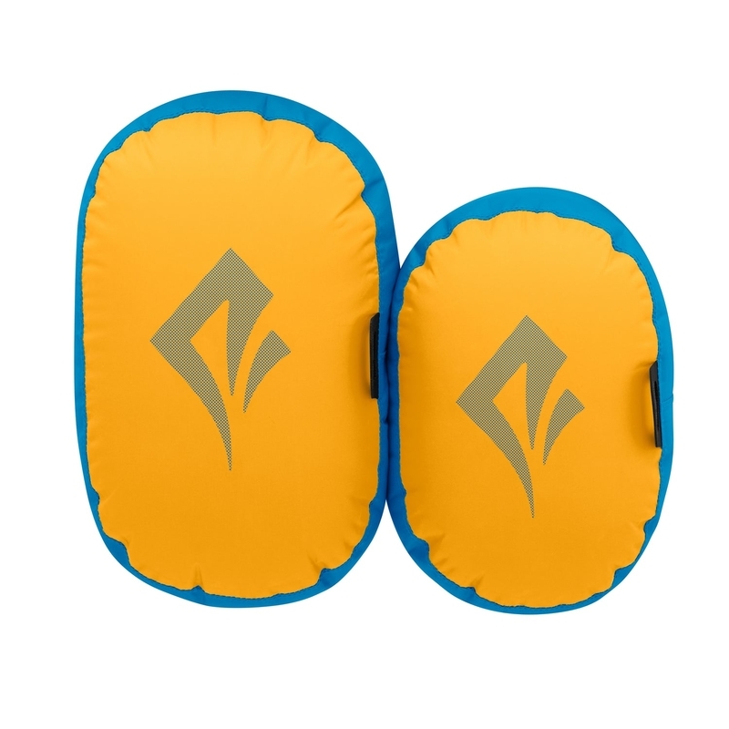 Sea to Summit eVac Dry Bag ロールトップを巻き込む工程