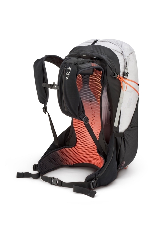 Rab Syclon XP 40 の背面、AEROFITサスペンドメッシュバックシステム