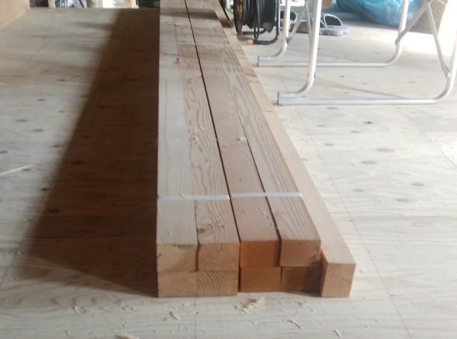 垂木用木材の鉋がけ 梟の子の日記
