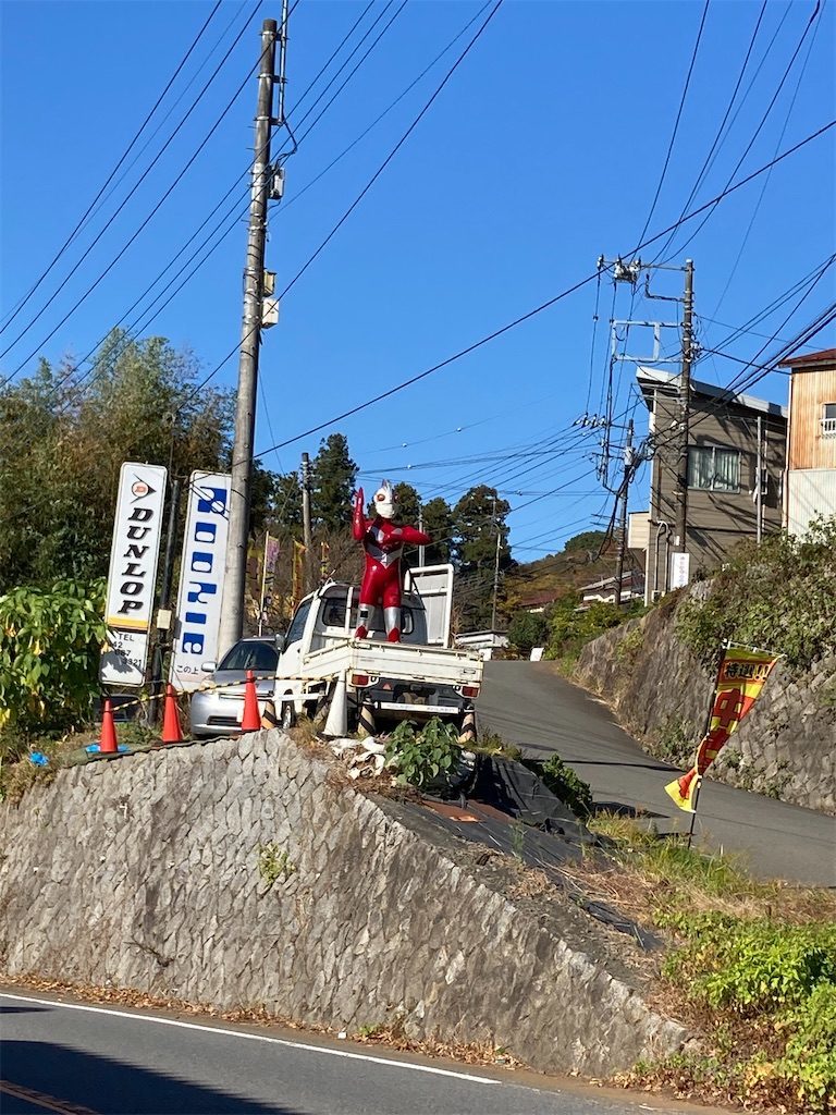 交通安全を見守るウルトラマン