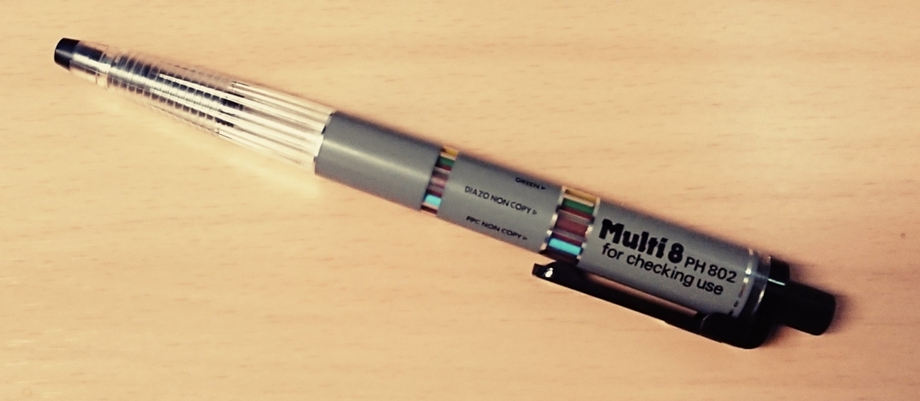1本で8色 ぺんてるの色鉛筆 Multi 8 という選択 Stationery Times