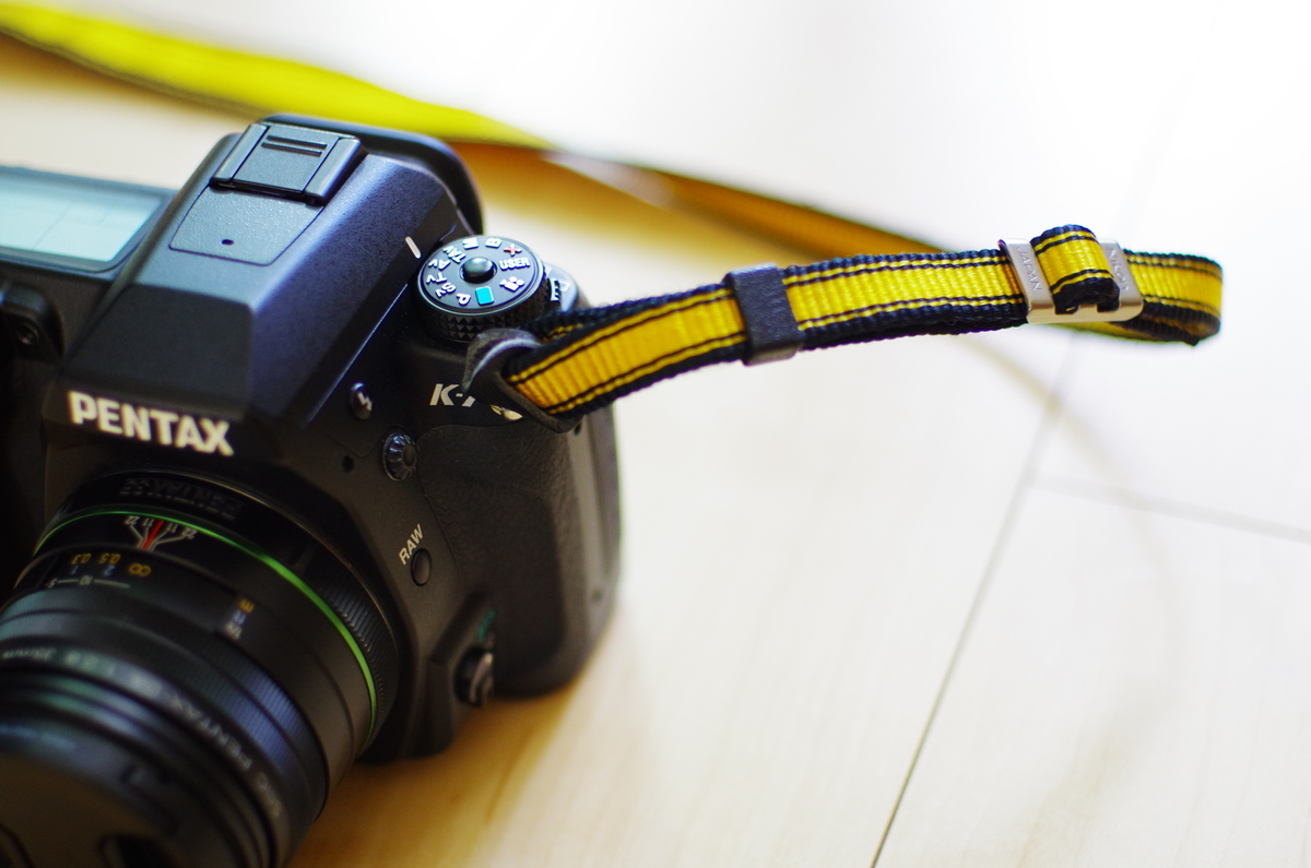 PENTAX カメラストラップ　４２ｍｍ幅 ペンタックス レザーストラップ キャメル [カメラストラップ
