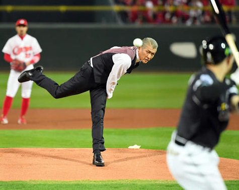吉川晃司氏の始球式』の事。 - deahiro's blog