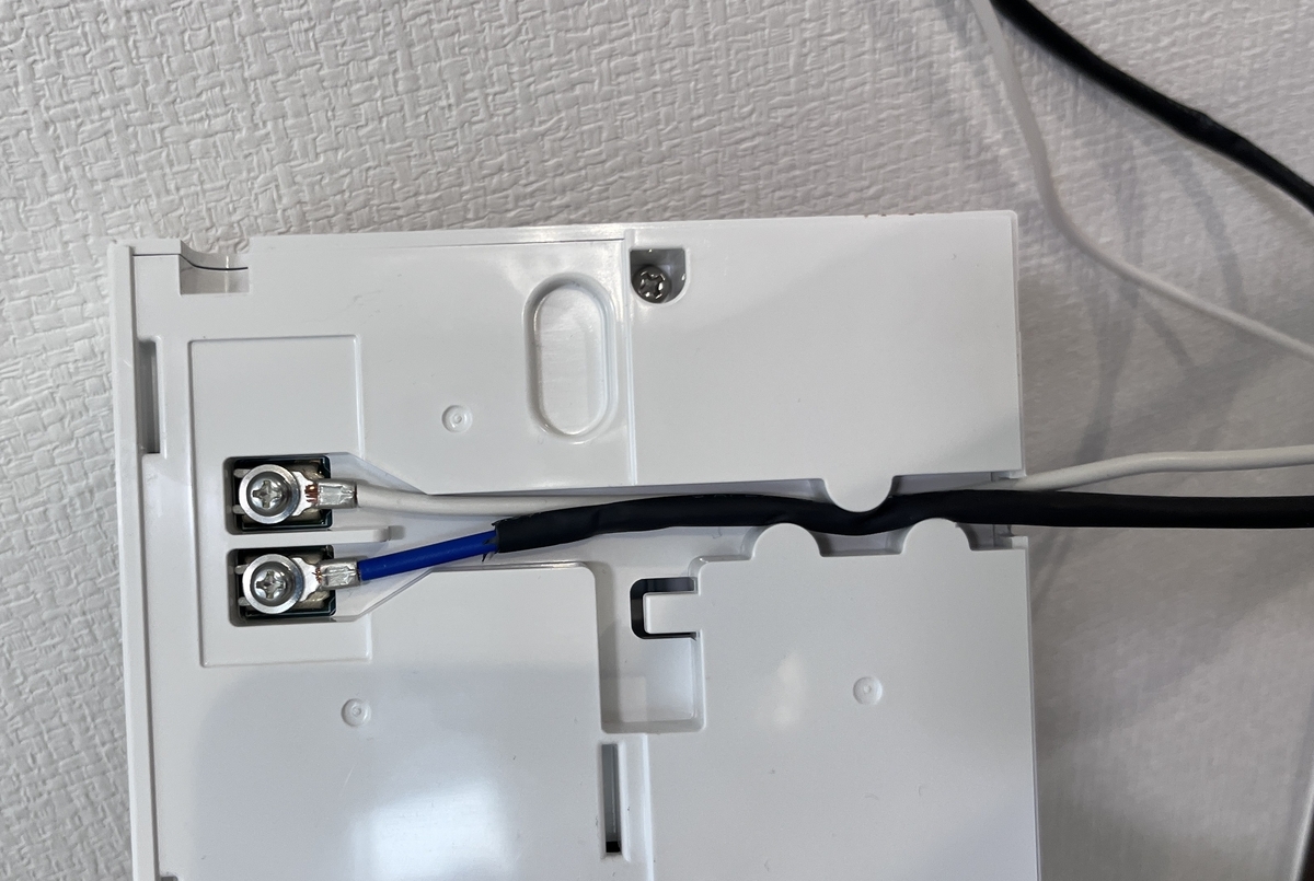 エコキュート（SRT-W375）への無線LANアダプターの取り付け - 白旗製作所
