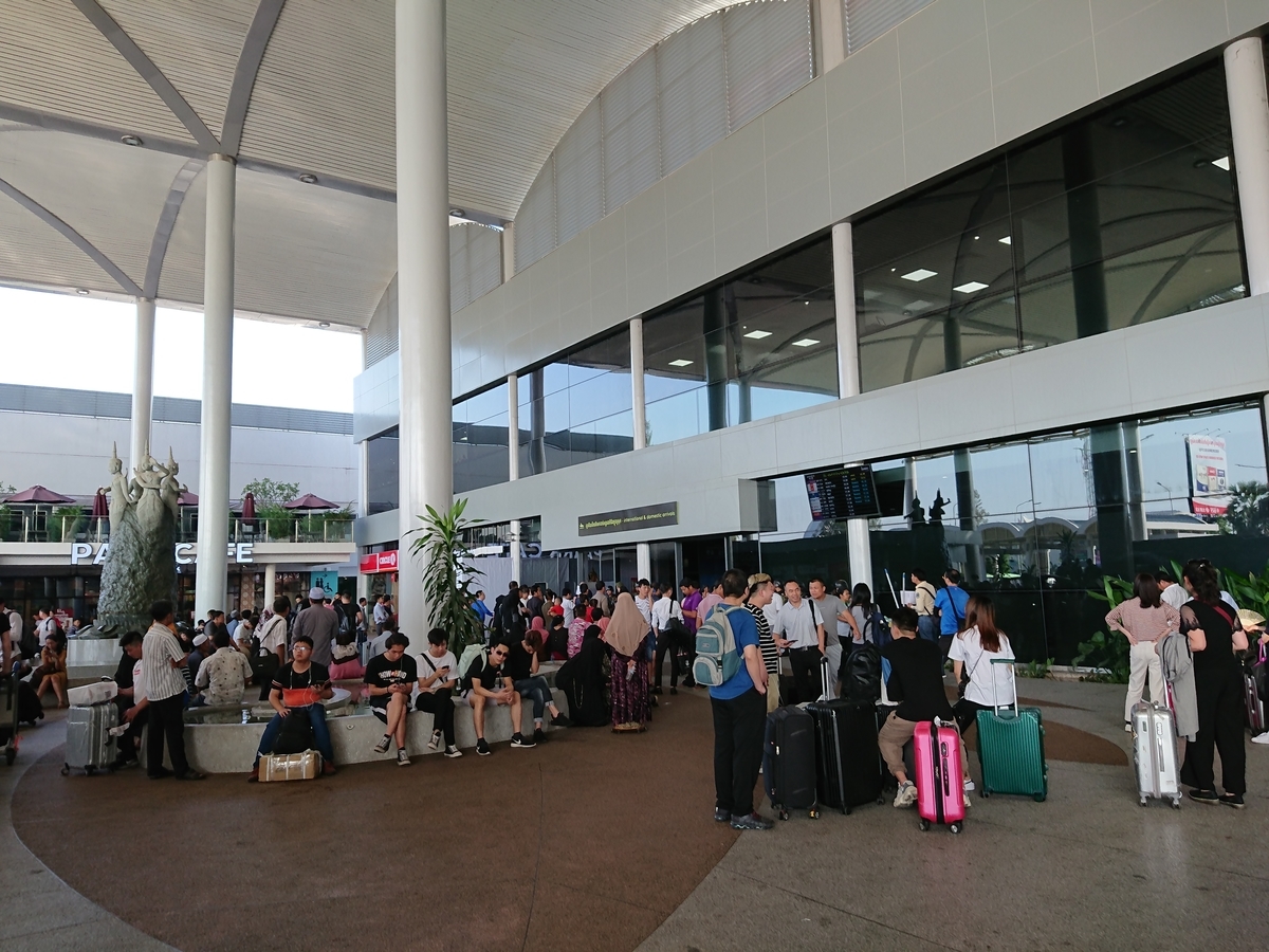 成田空港から出発 プノンペン国際空港から市街地に向かった時の記録 カンボジア の旅 Kabuo原付cubで激走 山形東北歴史 史跡 グルメ巡りの旅 時々海外も