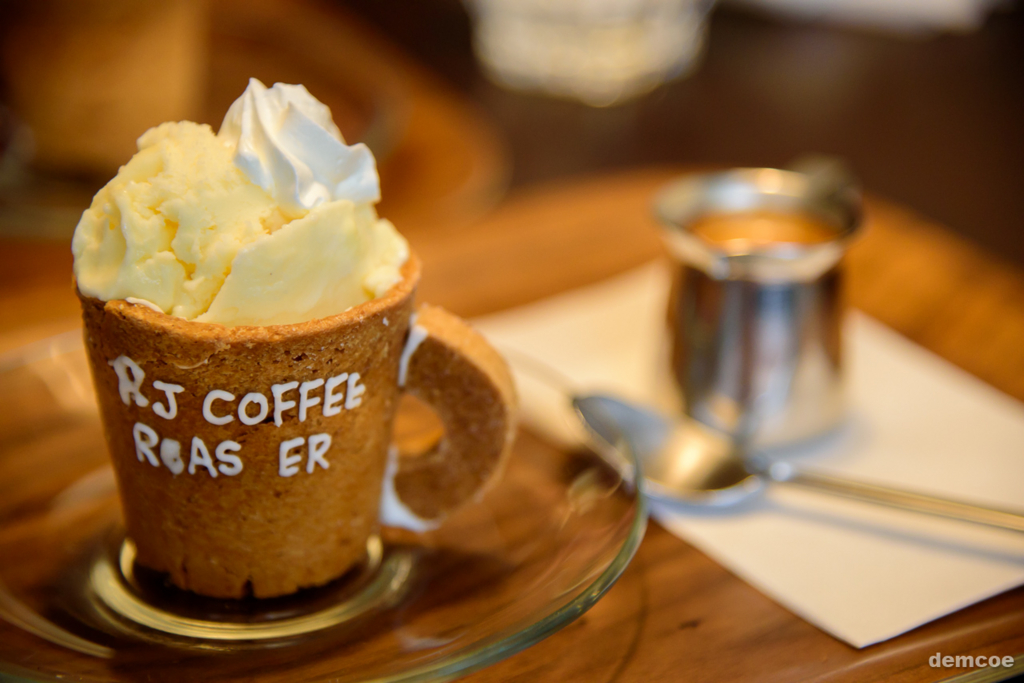 f:id:demcoe:20161225005412j:plain f:id:demcoe:20161225005412j:plain