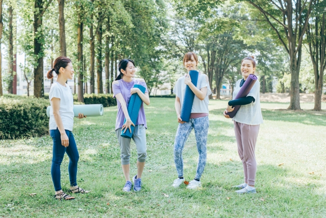 4人の女性の画像