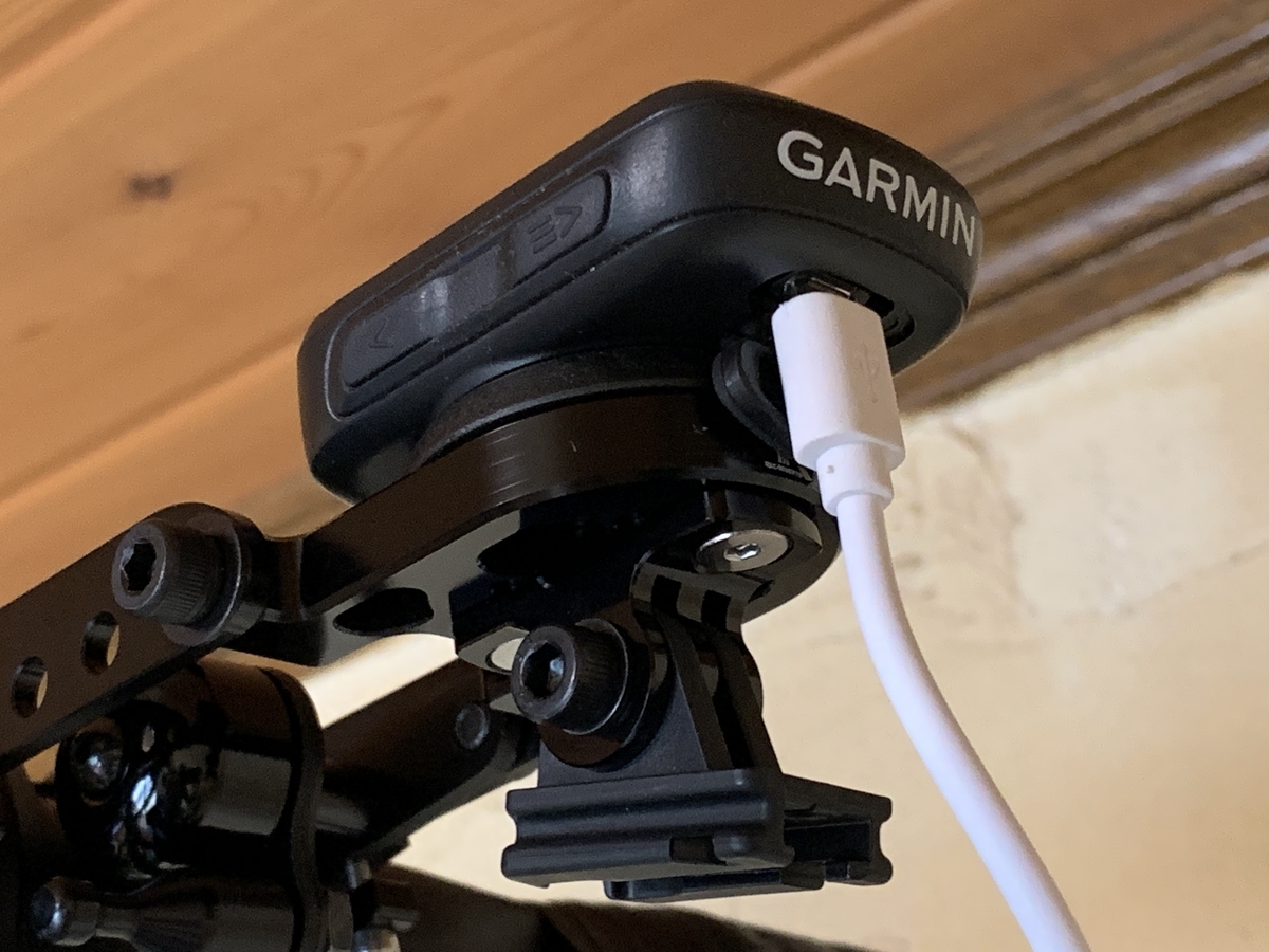 レックマウントにGARMIN Edge130を搭載したまま充電は可能