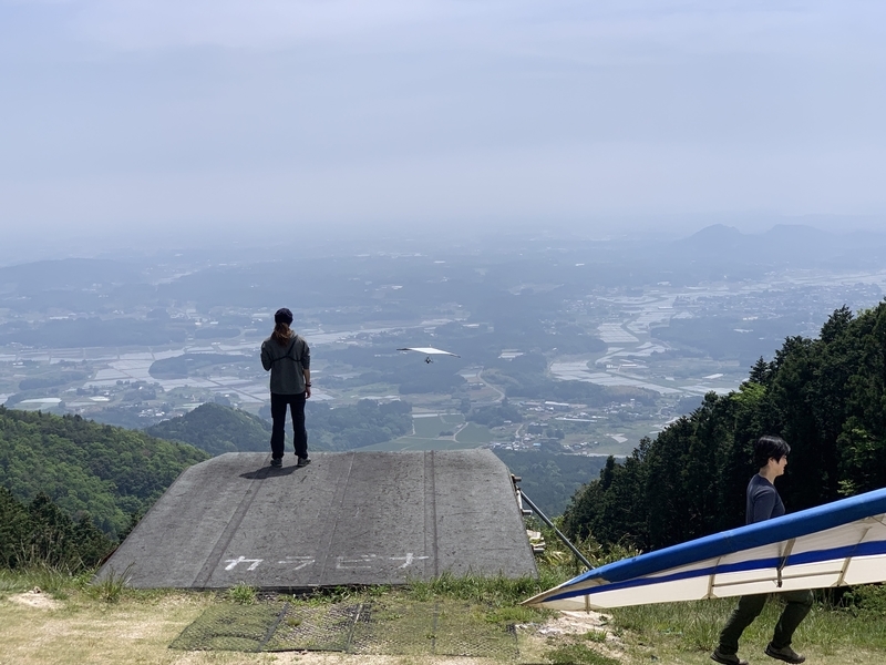 加波山ハンググライダー離陸場