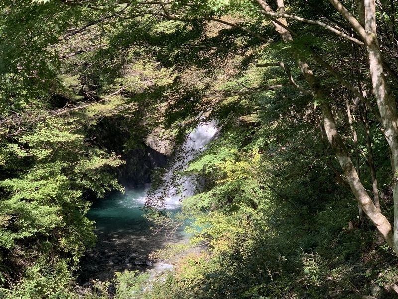 林道河原小屋三の宿線の名勝大滝