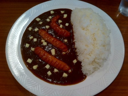 20110217の夕食。マサラ。ソーセージカレーとチーズトッピング。