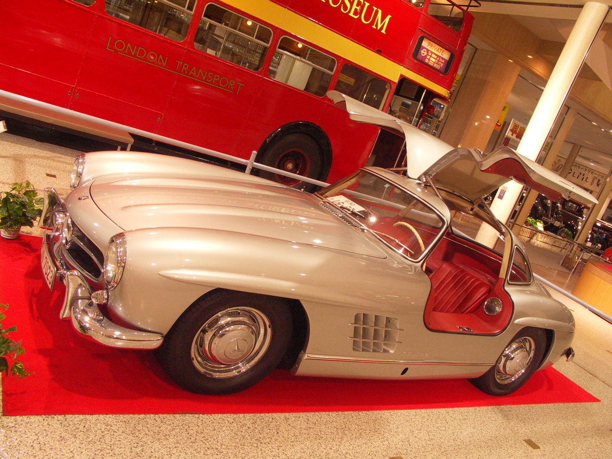 ドイツレベル 1/12 メルセデス ベンツ 300SL プラモデル 07657