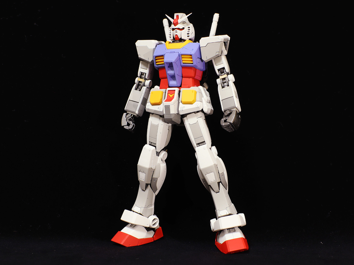 RG 1/144 RX-78-2 ガンダム Ver.2.0 【塗装済み完成品】 RG 1/144 RX-78-2 ガンダム Ver.2.0 | バンダイ ホビーサイト