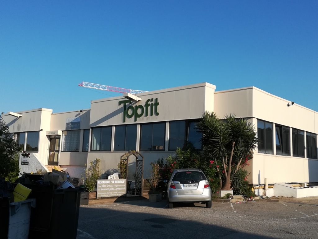 世界のジム フランス田舎町のおススメジム Topfit Antibes ワンコイントレーニング Onecoin Training 世界のジム フランス田舎町のおススメジム Topfit Antibes ワンコイントレーニング Onecoin Training