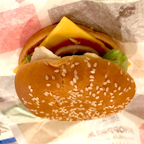 ハンバーガーを逆さまで食べると味わいが変わる件 一日一善と三膳