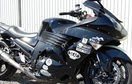 在庫確認お願いします カワサキZZR1400事故車MY2008 エンジンかかります抹消登録済 走行56403