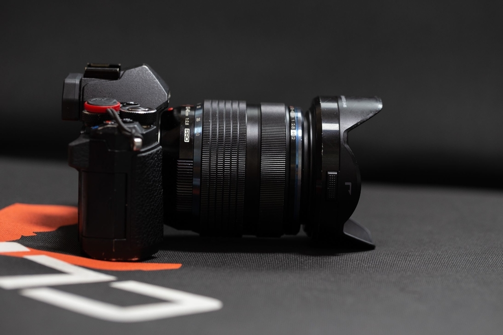 M.ZUIKOレンズ 12-40mm F2.8と12-100mm F4比較【マイクロフォーサーズ