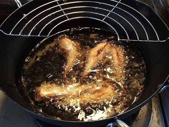 サビキで釣れた小サバは唐揚げにして食べよう Fam Fishing