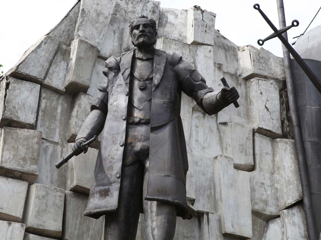 Heritage of Cebu Monument