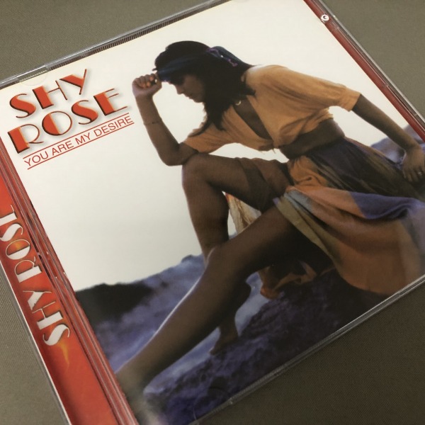 アーティスト:Shy Rose
