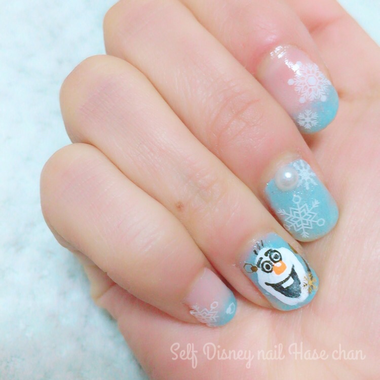 絵の具 黒ペンでネイルアート 難しいの コツは オラフ描いてみた はせちゃんのセルフディズニーネイル