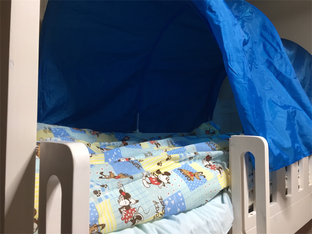 Diy ２段ベッドにikeaの青いテントをつける スキップフロアの家の暮らし