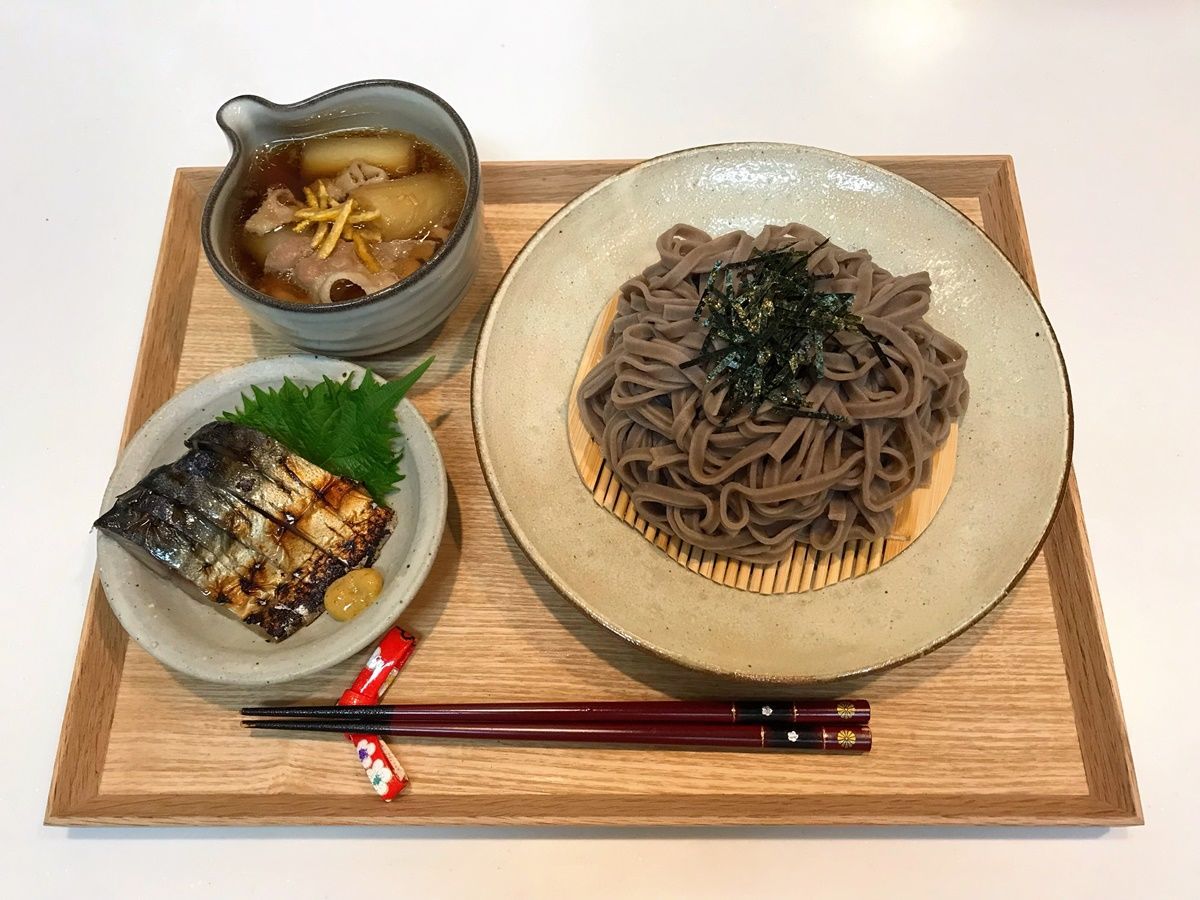 献立　つけ蕎麦　鯖の冷燻　焼酎