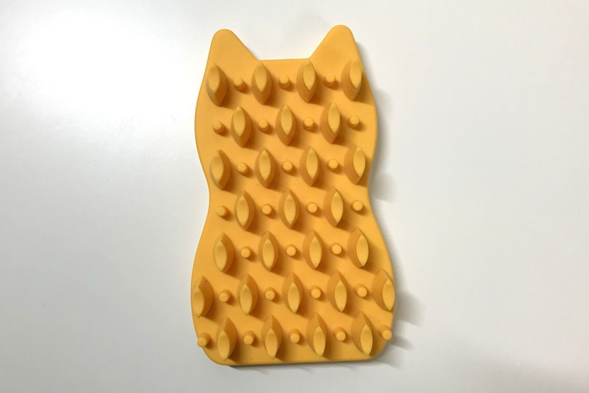 可愛い猫型シリコンブラシ『iCat UTTORAJI』を買いました