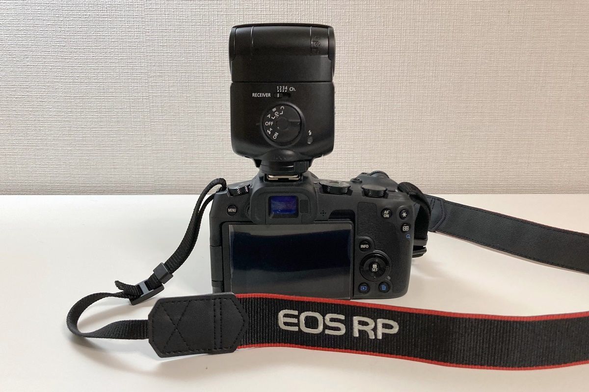 フルサイズミラーレスCanon EOS RPと外部ストロボEL-100