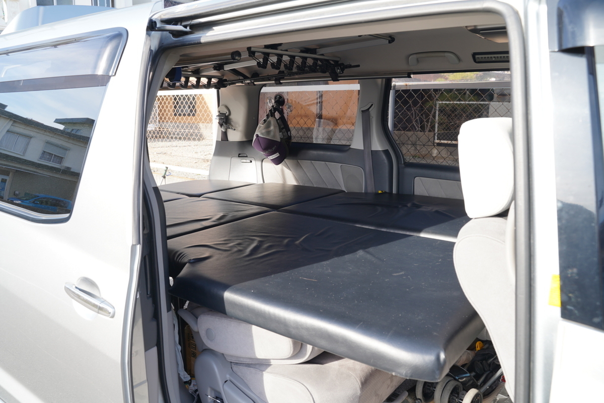 ミニバン アルファード】イレクターパイプDIY自作ベッドで快適車中泊 