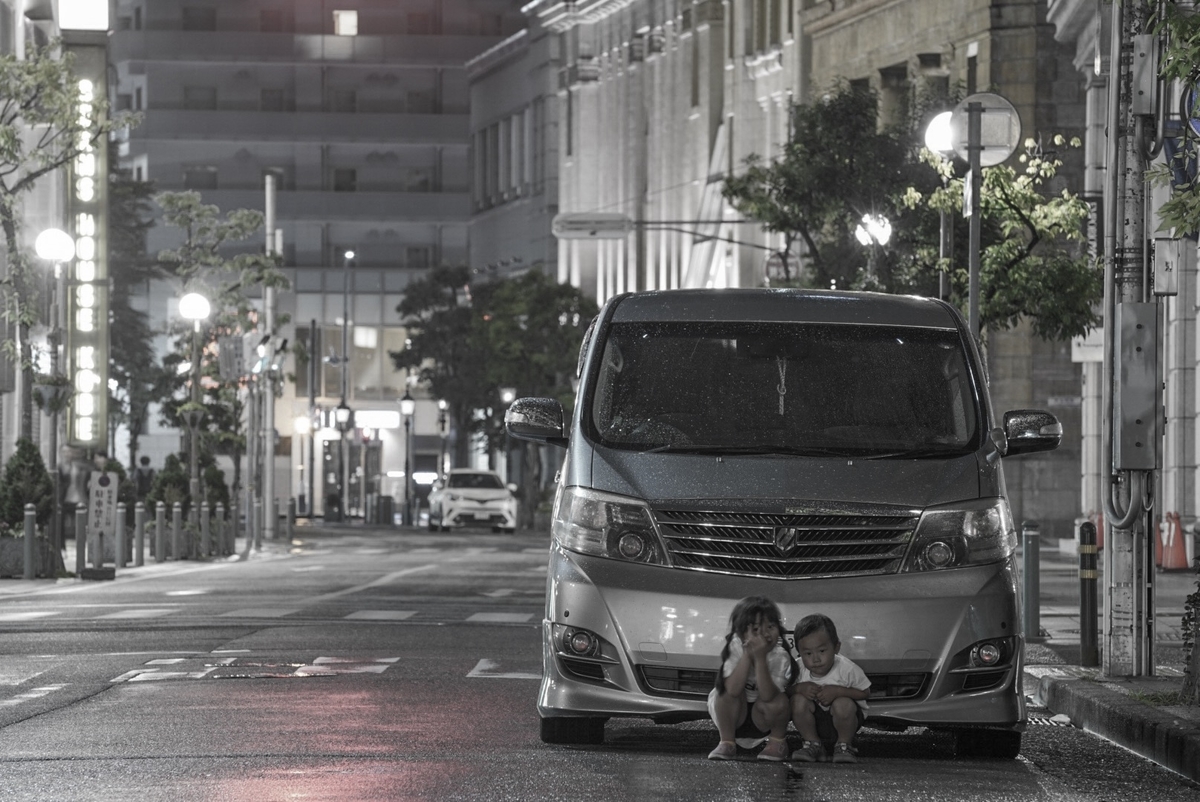 静かな夜の神戸の街と10系アルファード どうしても乗りたかった車との最後の写真 じーあーるえす１８４