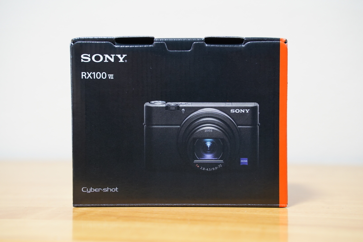 【美品】 Sony rx100m6 本体+バッテリーのみ 木製グリップ付き RX100シリーズを愛でるためのアイテム（その1）ULYSSES製