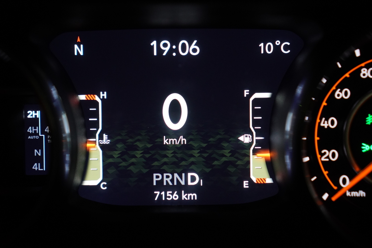 阪急　アナログ速度計 阪急3300系 準急運用時の速度計！（淡路～高槻市間） - YouTube