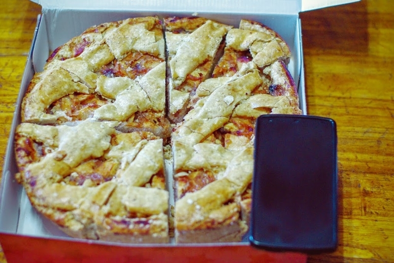 業務スーパーの超でっかいクラシックアップルパイを食べた ネットの海の渚にて