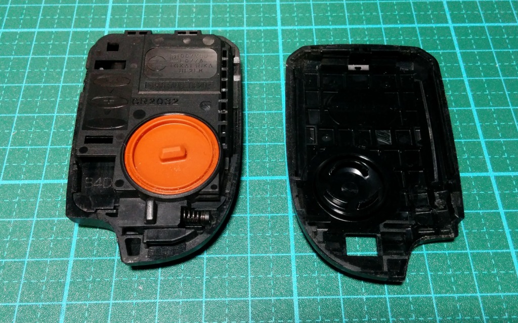 Toyota スマートキーの電池交換のやり方 ネットの海の渚にて