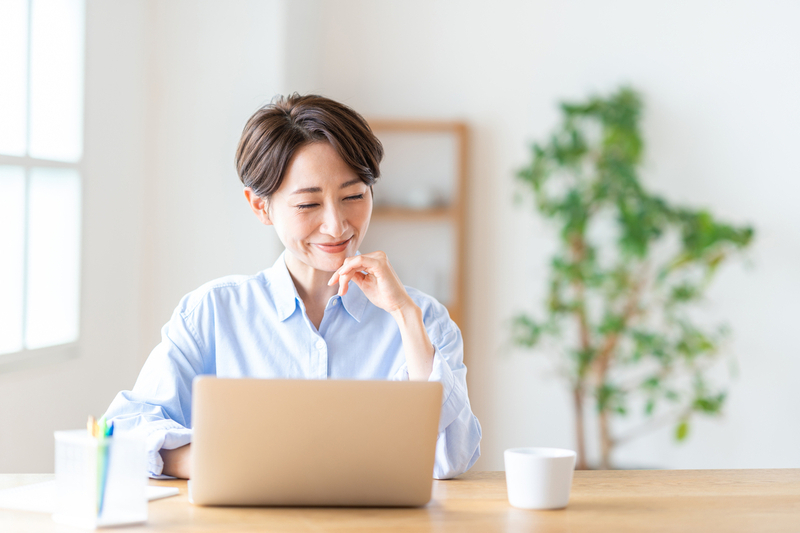 オンラインで他者と内省するイメージ