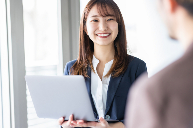 成功をイメージして前向きに働く様子