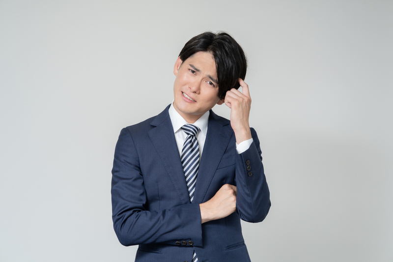怒られる夢ばかり見て疲弊しているイメージ