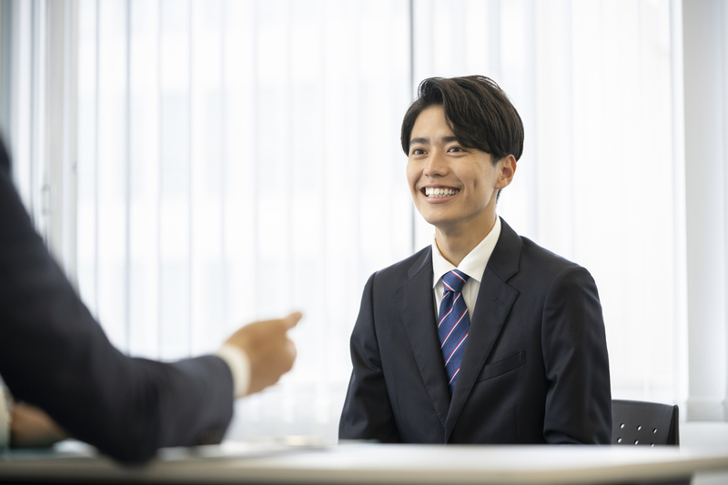 転職面接で企業への志望度の高さを示すイメージ