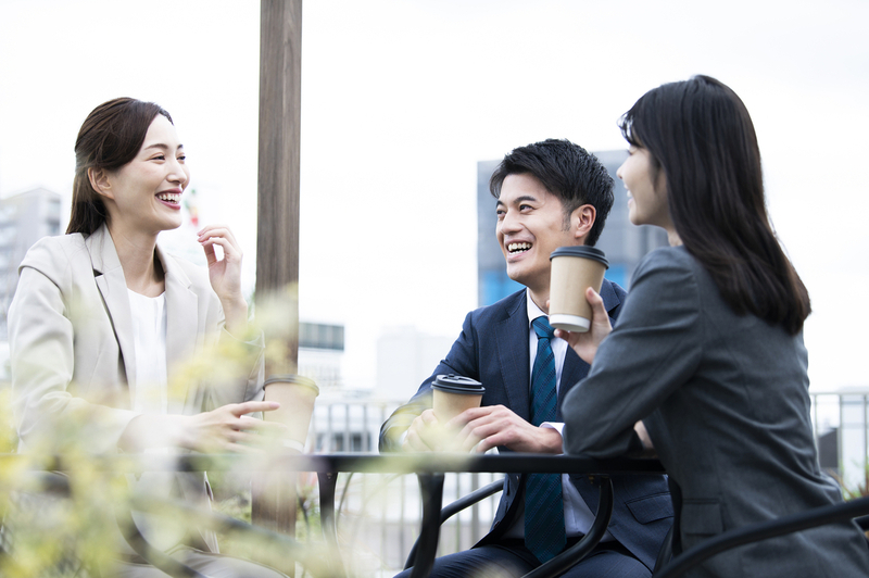 嫌いな人や苦手な人とも上手に付き合える人のイメージ
