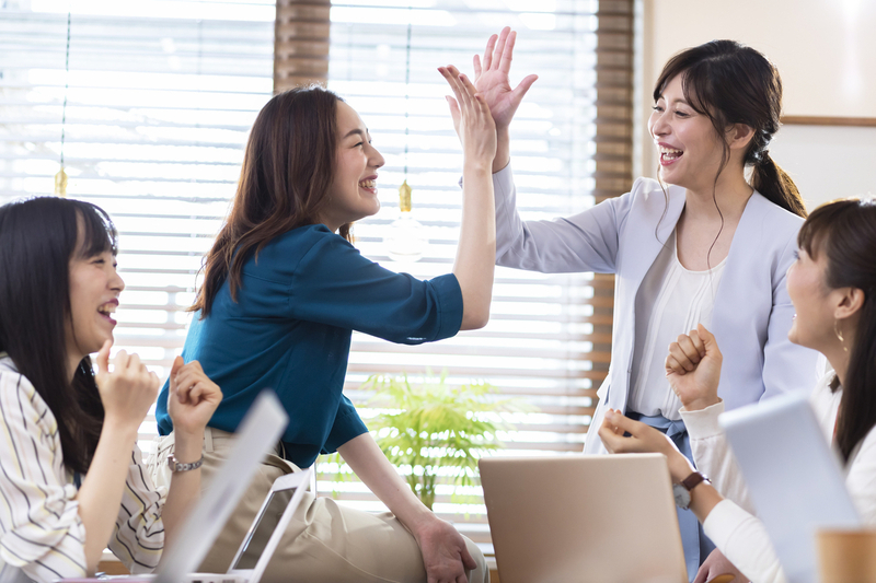 自分の得意なことを把握して生き生きと働くイメージ