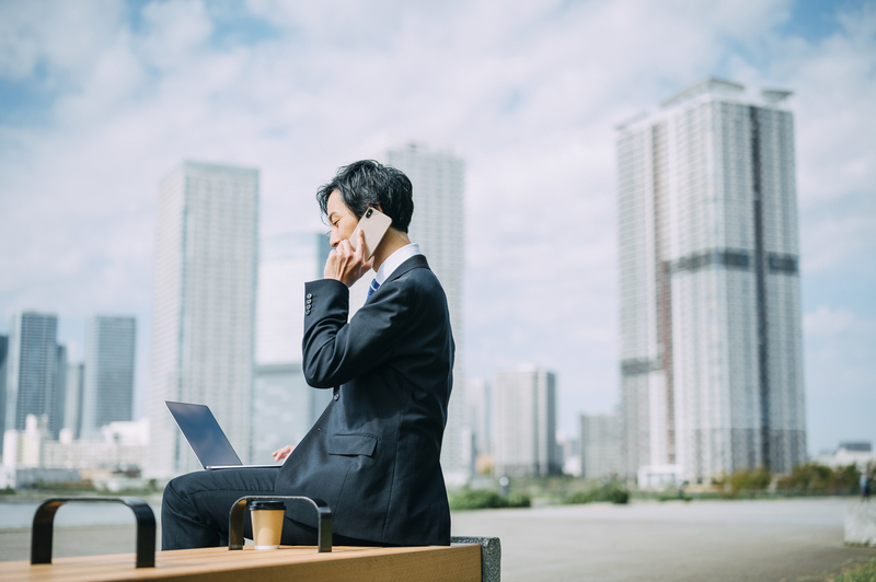 自信過剰で忠告を軽視するイメージ