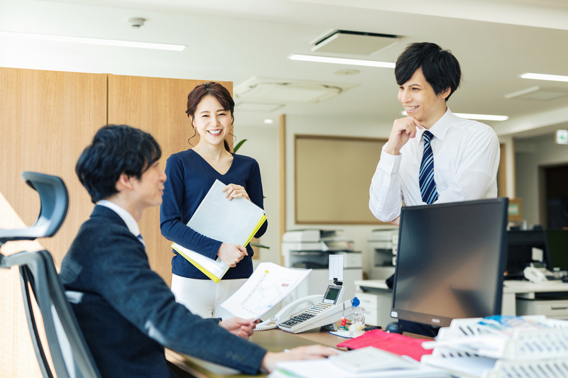 相手に関心を持っている人のイメージ