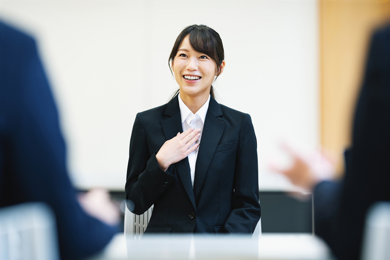 転職時の面接で几帳面さをアピールするイメージ