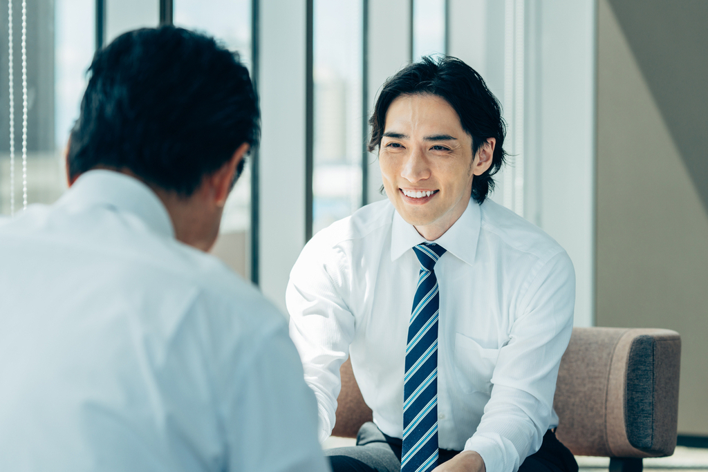 社内調整に時間をかけるイメージ