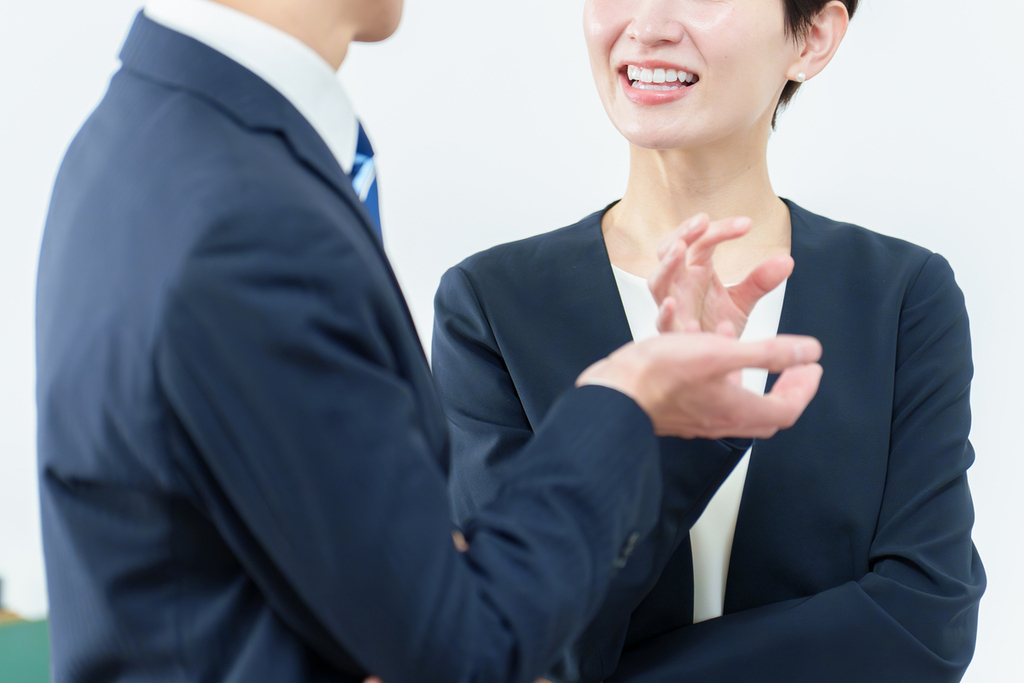 話し方を上達させるためにトレーニングするイメージ