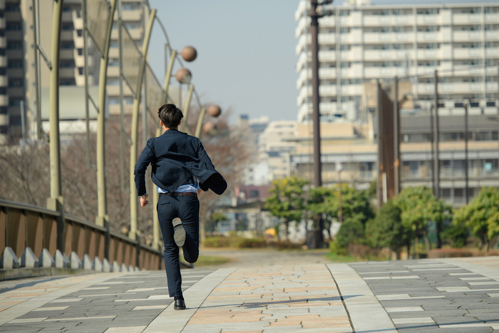 夢の中で自分が何かから逃げているイメージ